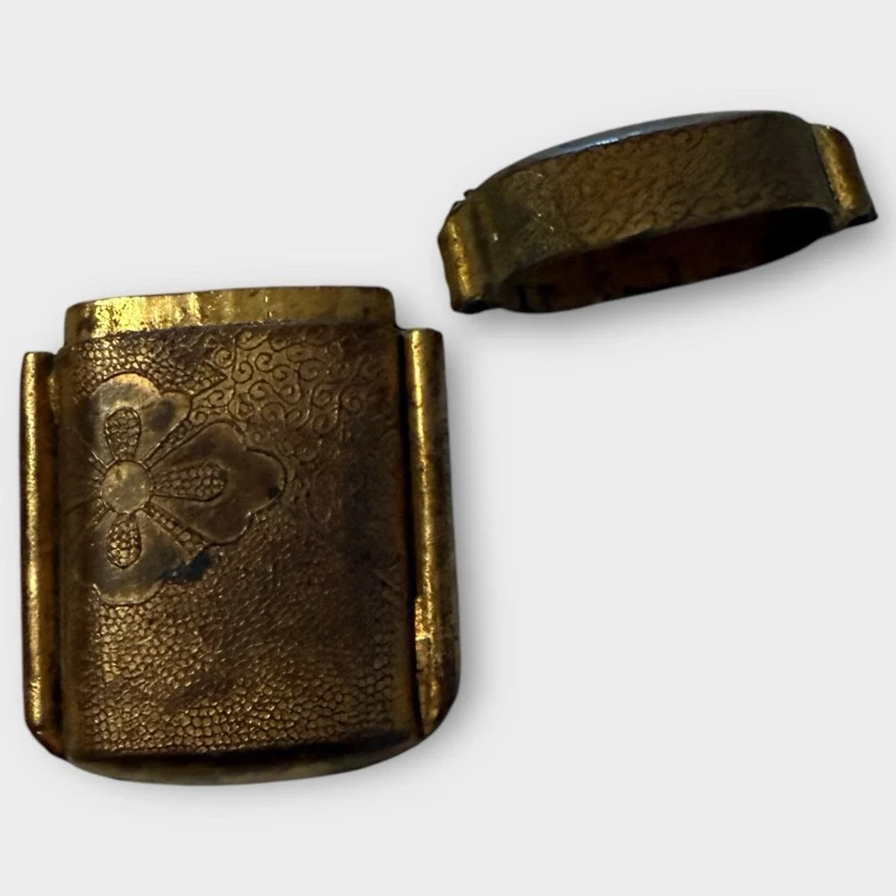 Antique Brass Match Safe Vesta Case Floral‎ Etched Design Japanese Vintage